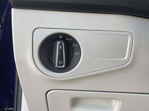 Used 2023 Volkswagen Tiguan SE FWD image 18