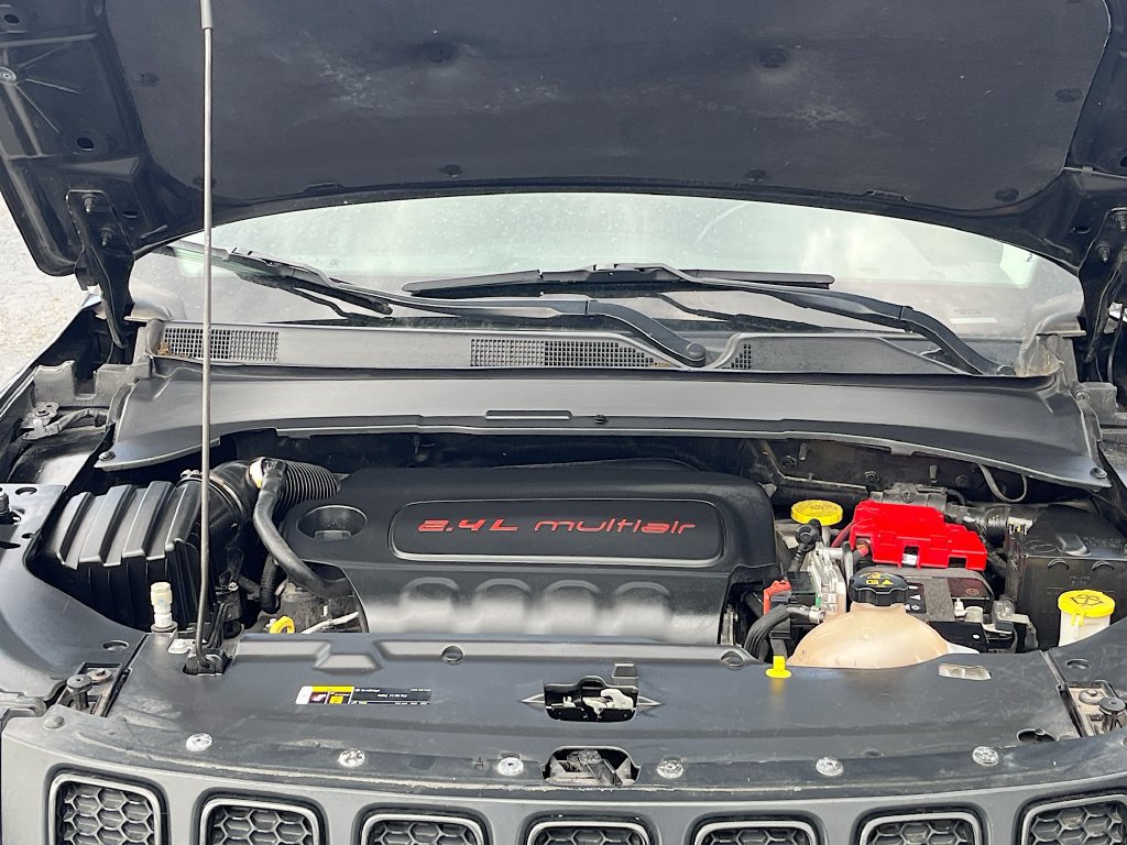 Used 2020 Jeep Compass Latitude AWD/4WD image 27