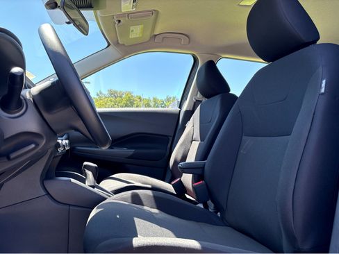 Certified 2025 Nissan Kicks Play S image 12