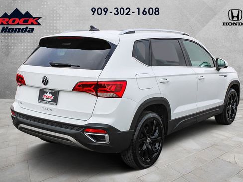 Used 2022 Volkswagen Taos SE w/ Panoramic Sunroof Package image 6