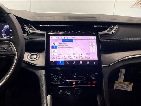 New 2025 Jeep Grand Cherokee Limited image 25