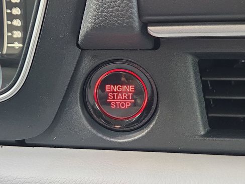 Used 2024 Honda Pilot Elite image 20