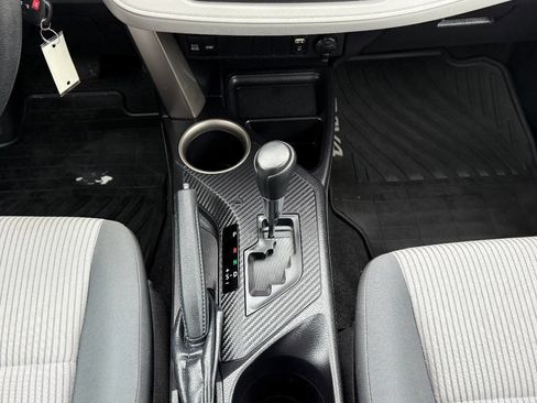 Used 2015 Toyota RAV4 LE image 19