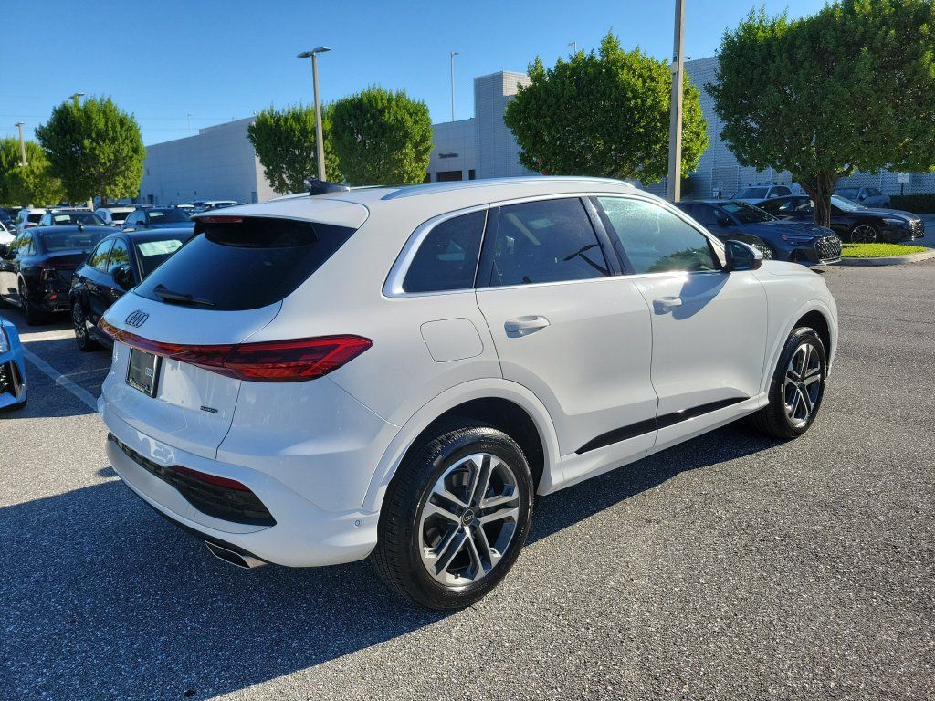 Used 2025 Audi Q5 Premium w/ Convenience Package AWD/4WD image 4