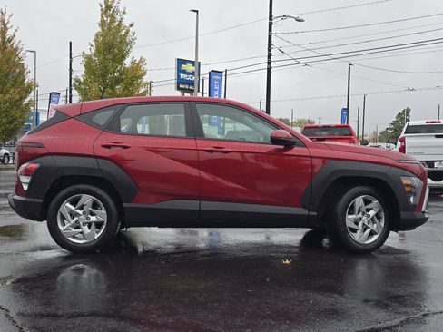Used 2024 Hyundai Kona SE image 19