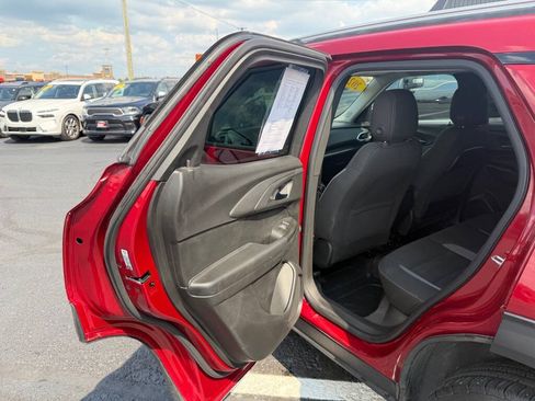 Used 2021 Chevrolet TrailBlazer LT w/ Convenience Package AWD/4WD image 32