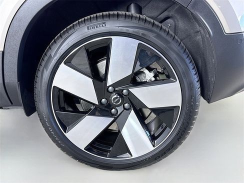 Certified 2024 Volvo XC40 Recharge Plus w/ Protection Package Premier image 32