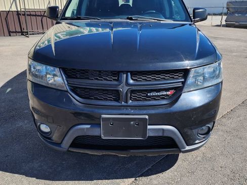 Used 2017 Dodge Journey SXT w/ Blacktop Package FWD image 3