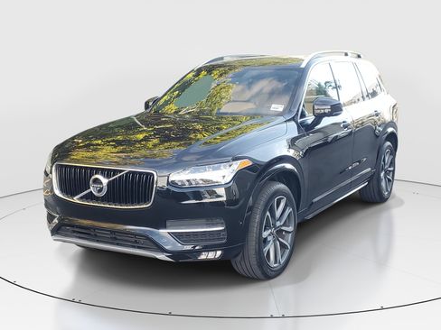 Used 2018 Volvo XC90 T5 Momentum w/ Convenience Package image 3