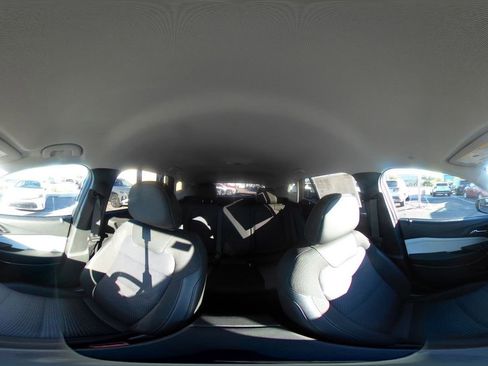 Used 2025 Chevrolet Trax LT image 42