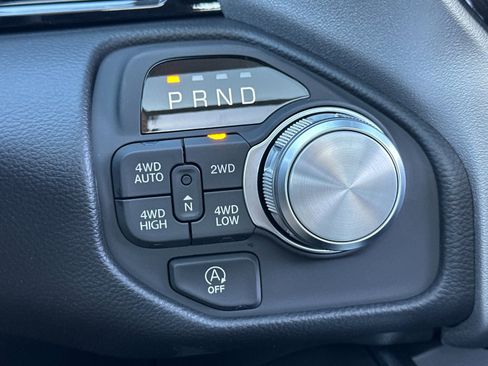 New 2026 RAM 1500 Laramie AWD/4WD image 19
