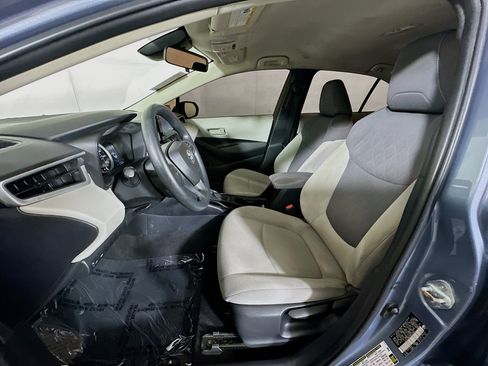 Used 2022 Toyota Corolla LE image 12