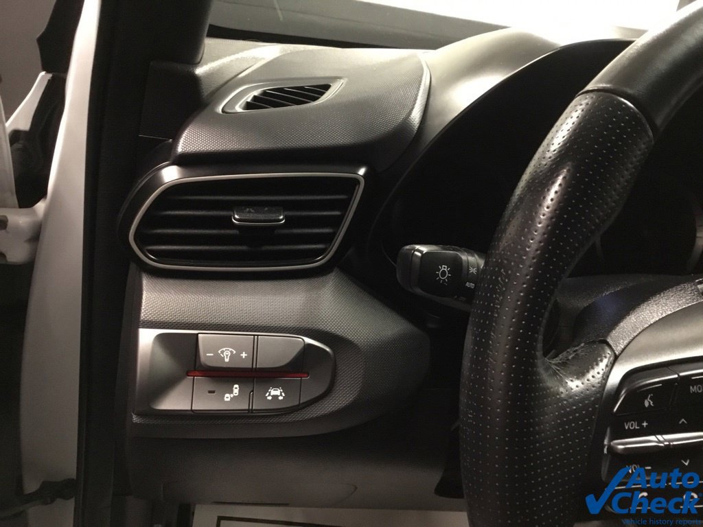 Used 2021 Hyundai Veloster Turbo FWD image 20