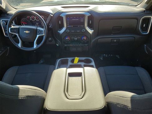 Used 2021 Chevrolet Silverado 1500 LT image 12