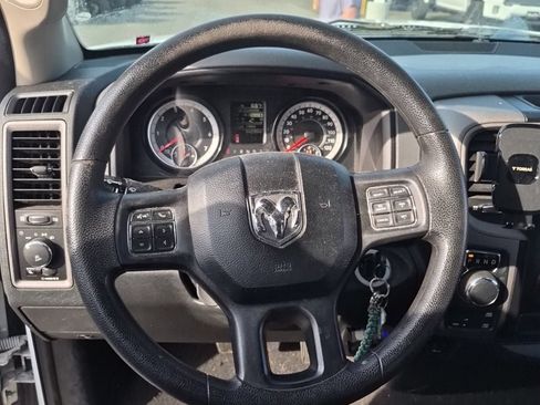 Used 2017 RAM 1500 Express AWD/4WD image 6