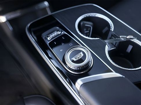 Used 2024 Cadillac Lyriq Sport image 18