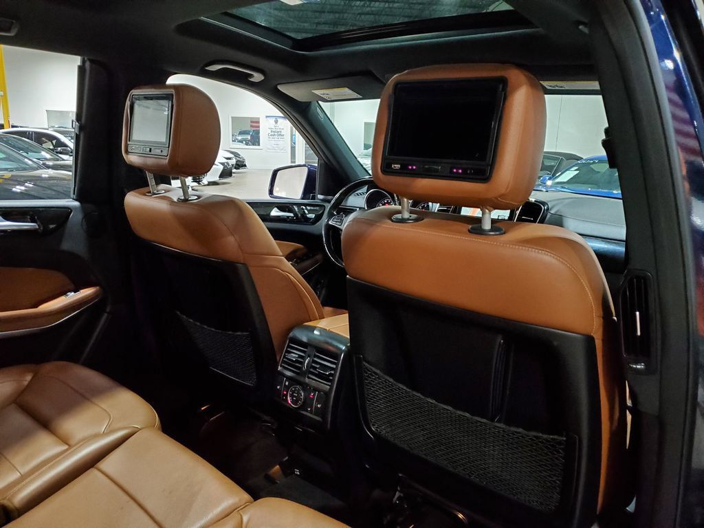 Used 2018 Mercedes-Benz GLS 550 4MATIC image 23