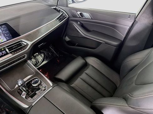 Used 2022 BMW X7 xDrive40i w/ M Sport Package AWD/4WD image 24