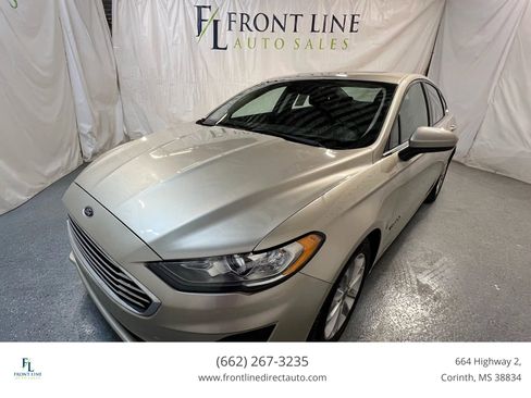 Used 2019 Ford Fusion SE image 3