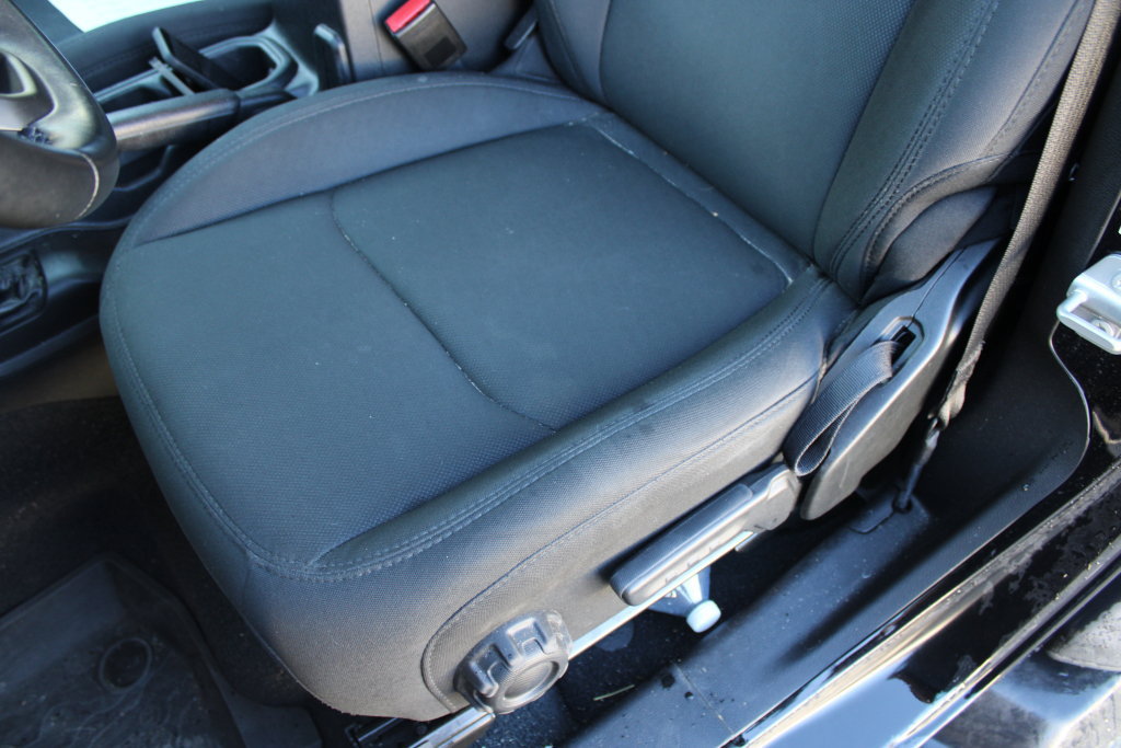 Used 2022 Jeep Wrangler Sport AWD/4WD image 15