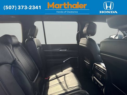 Used 2024 Jeep Wagoneer Series II w/ Flexible Seating Group AWD/4WD image 18