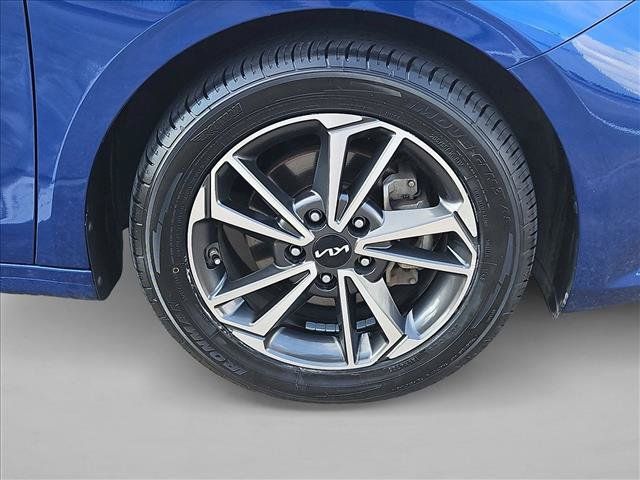 Used 2022 Kia Forte LXS w/ LXS Technology Package FWD image 19
