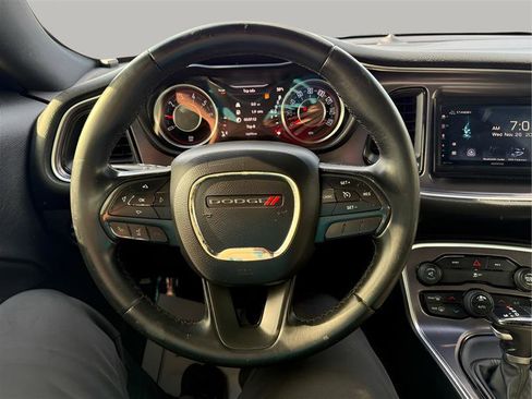 Used 2015 Dodge Challenger SXT RWD image 13