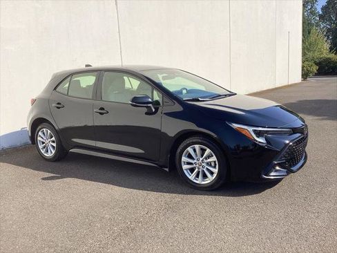 Certified 2025 Toyota Corolla SE w/ SE Package FWD image 5