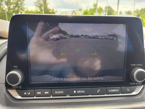 Used 2023 Nissan Rogue S image 20