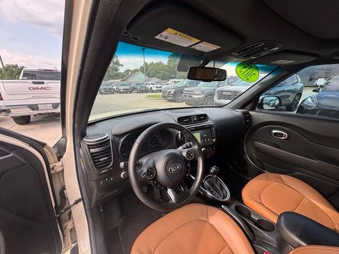 Used 2015 Kia Soul ! w/ Sun & Sound Package FWD image 21