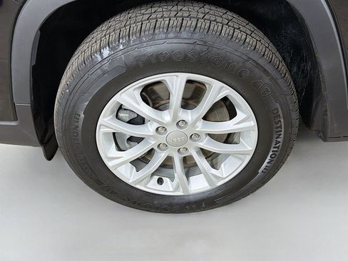 Used 2022 Jeep Cherokee Latitude Lux image 15