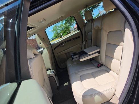 Used 2014 Volvo XC70 3.2 FWD image 14