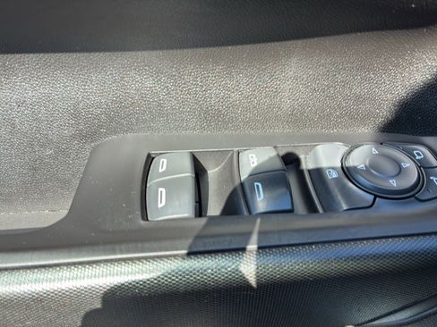 Used 2022 Chevrolet Silverado 1500 Custom AWD/4WD image 24