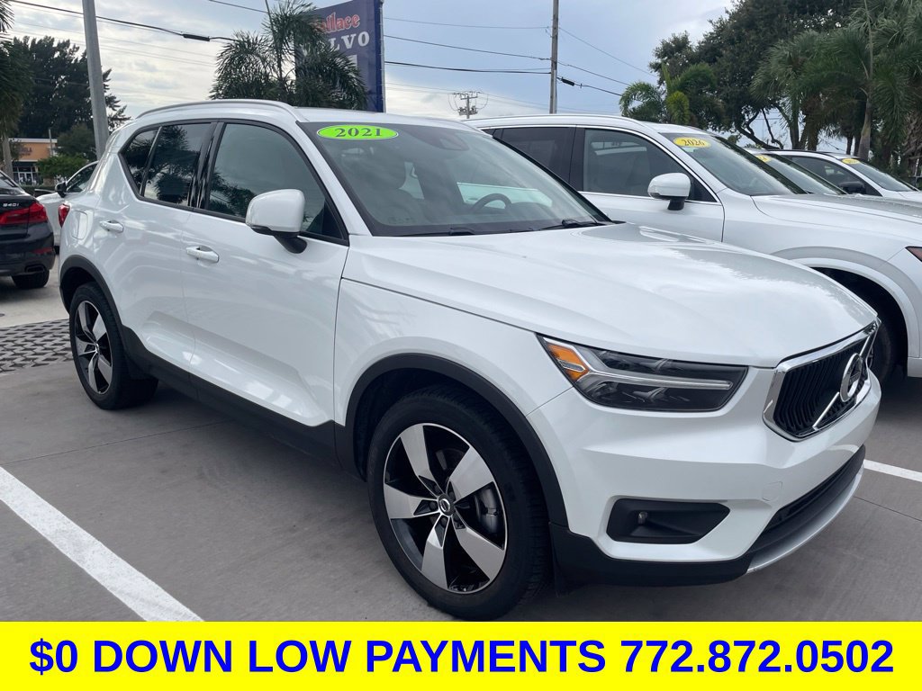 Used 2021 Volvo XC40 T5 Momentum w/ Protection Package Premier AWD/4WD image 1
