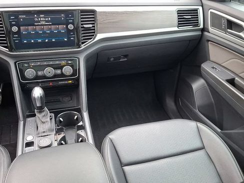 Certified 2022 Volkswagen Atlas SE w/ Panoramic Sunroof Package AWD/4WD image 16