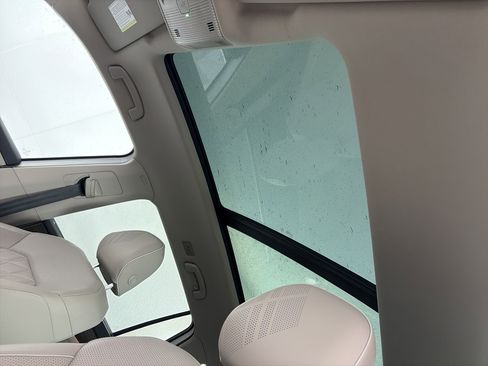 Used 2025 Volkswagen Atlas SEL Premium R-Line image 21