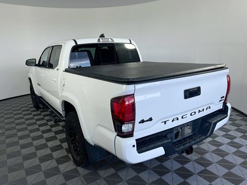 Used 2023 Toyota Tacoma SR5 AWD/4WD image 5