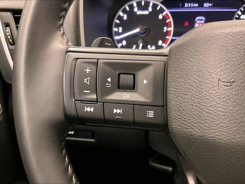 Used 2025 Nissan Rogue SV image 18