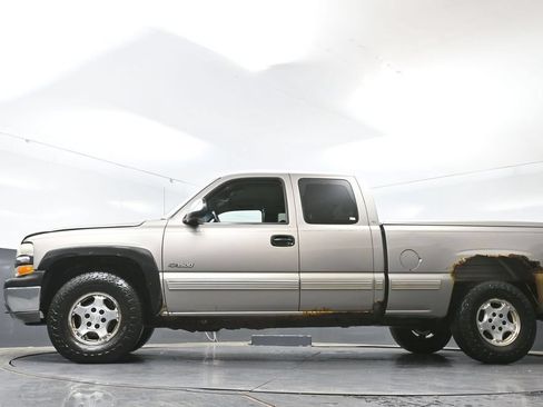 Used 2001 Chevrolet Silverado 1500 LS w/ Firm Ride Suspension Pkg AWD/4WD image 28