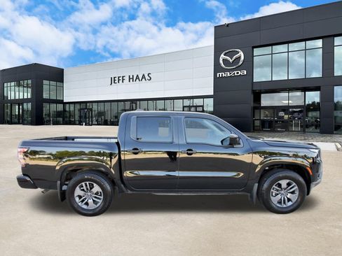 Used 2025 Nissan Frontier SV w/ SV Convenience Package RWD image 5