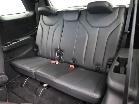 Used 2025 Hyundai Palisade SEL FWD image 35