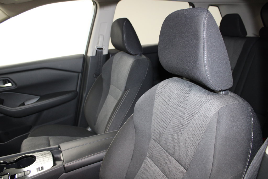 Used 2026 Nissan Rogue SV w/ Cold Weather Package FWD image 13