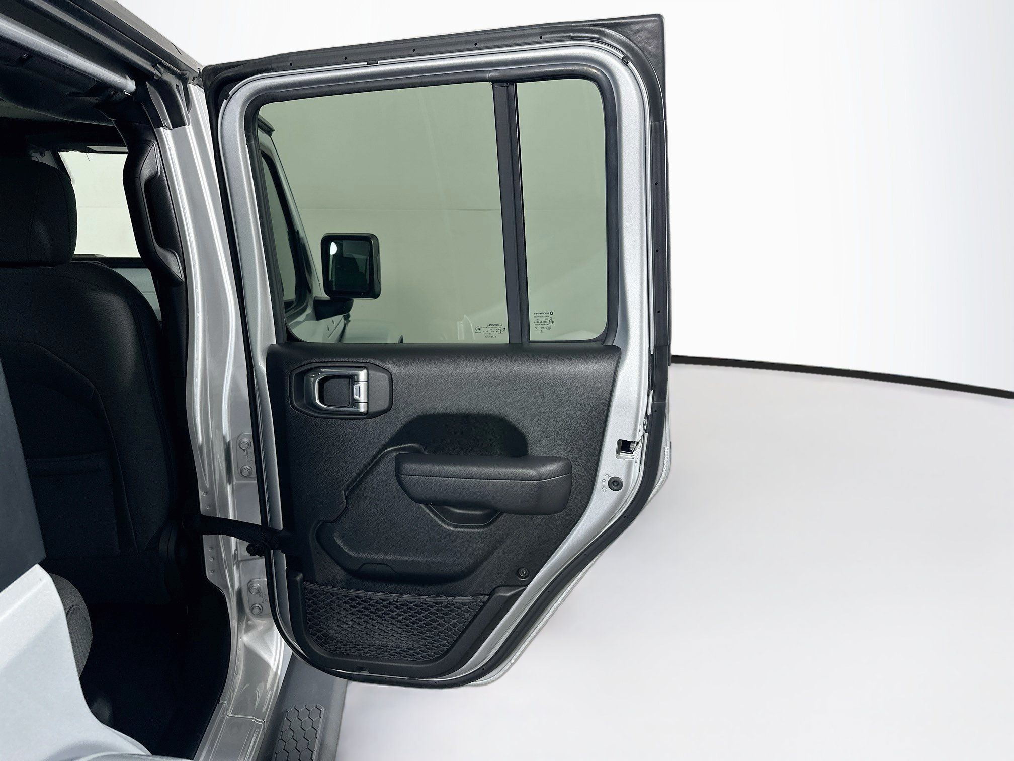 Used 2024 Jeep Wrangler Unlimited w/ Convenience Group AWD/4WD image 28