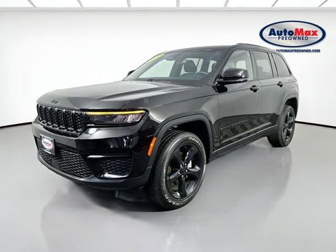 Used 2022 Jeep Grand Cherokee Altitude AWD/4WD image 4