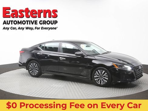 Used 2024 Nissan Altima 2.5 SV FWD image 47