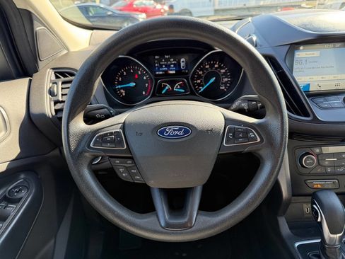 Used 2019 Ford Escape SE image 16
