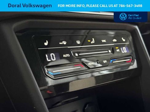 Used 2025 Volkswagen Taos SE FWD image 20