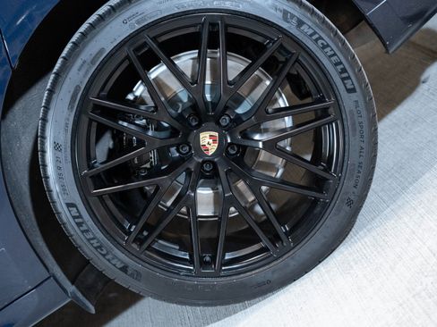 Certified 2023 Porsche Macan GTS AWD/4WD image 11