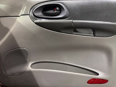 Used 2003 Chevrolet TrailBlazer LTZ image 12