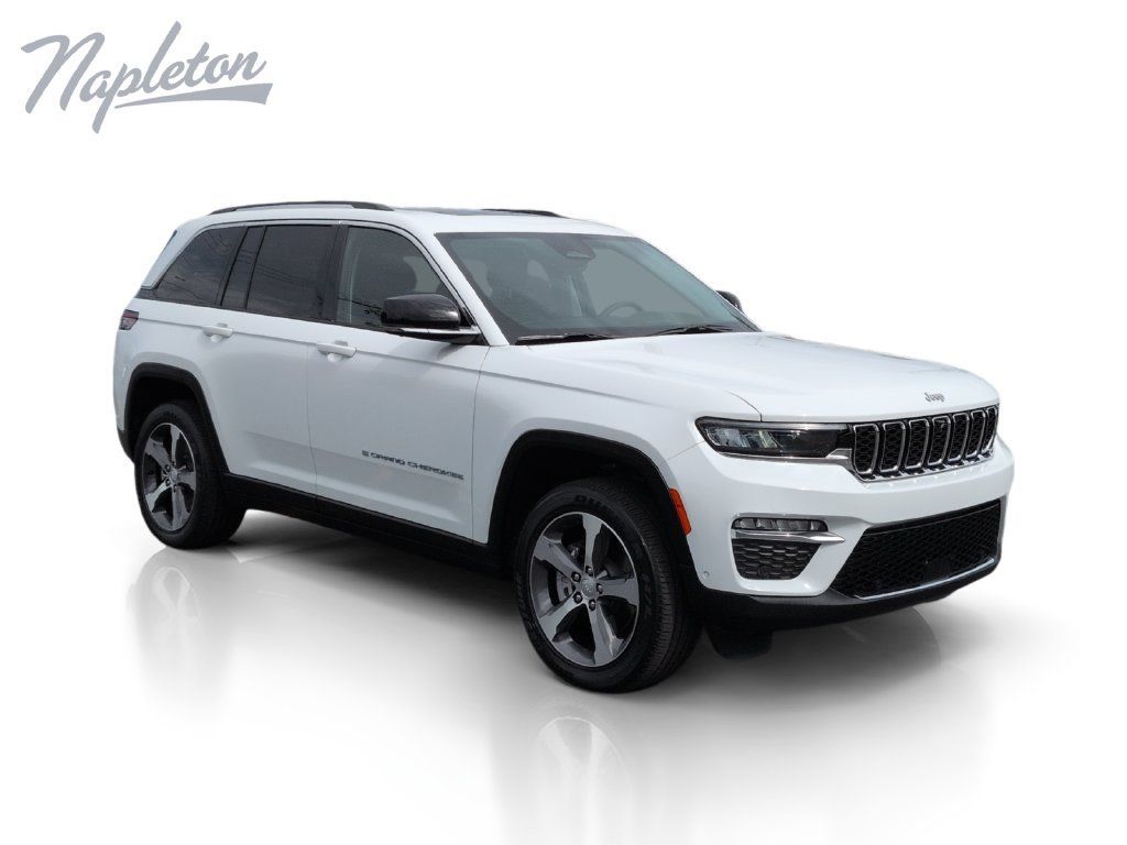 Used 2023 Jeep Grand Cherokee 4WD 4xe w/ Luxury Tech Group II image 8